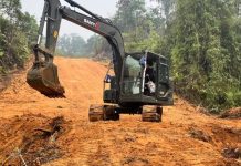 Bakti TNI AD Untuk Rakyat : Kodim 1019/Katingan Turunkan Alat Berat Buka Akses Jalan Masyarakat