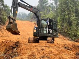 Bakti TNI AD Untuk Rakyat : Kodim 1019/Katingan Turunkan Alat Berat Buka Akses Jalan Masyarakat