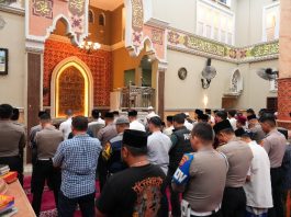 Sholat Subuh Bersama Masyarakat, Kapolda Sumut Ajak Perkuat Persatuan dan Perangi Narkoba